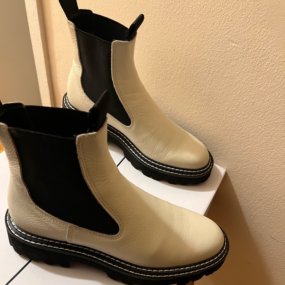 Women’s Leather Chelsea Boots